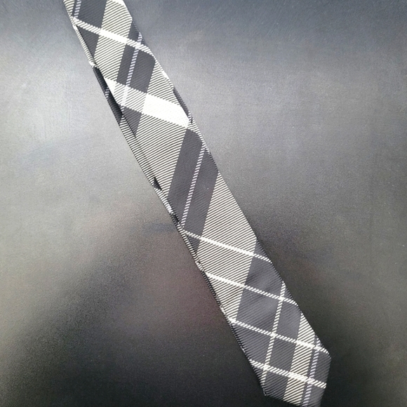 Argyle Plaid Skinny Tie (Black, Silver, White) - Picture 1 of 4